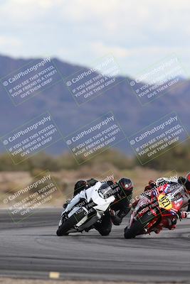 media/Nov-16-2025-Race Pace (Sun) [[8c5fa54630]]/Non Verified Riders (1st 20 Minutes)/5-Turn 15 (110pm)/